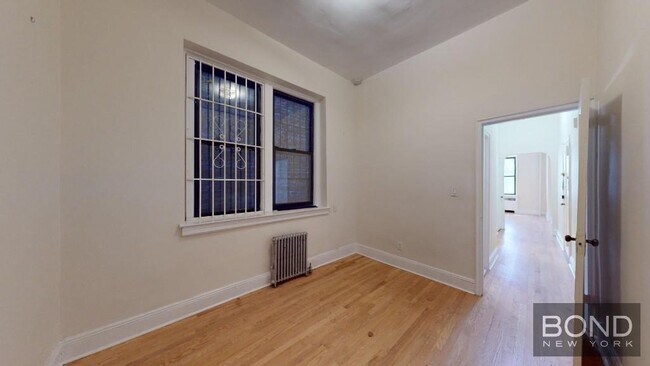 123 E 82nd St in New York, NY - Building Photo - Building Photo