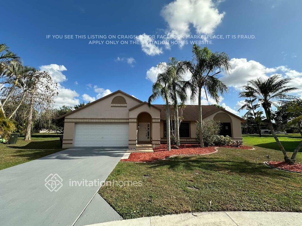 1468 Spanish Oak Way in Wellington, FL - Foto de edificio