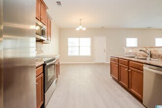5894 Ridgeline Dr in Bessemer, AL - Building Photo - Building Photo