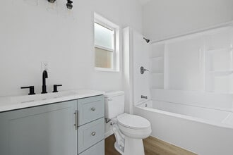 214 Kimble St, Unit A in Modesto, CA - Building Photo - Building Photo