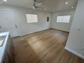 1839 Lowe St, Unit 3 in Los Angeles, CA - Building Photo - Building Photo