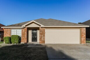 1303 Coronado Ln in Duncanville, TX - Building Photo