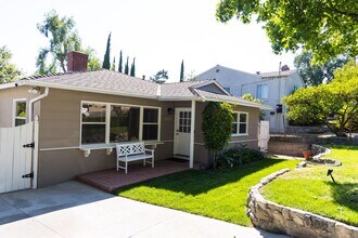 3334 Alabama St in Glendale, CA - Foto de edificio - Building Photo