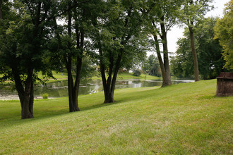 Lakewood Estates in Davenport, IA - Building Photo - Building Photo