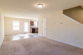 304 Irish Ct in Phenix City, AL - Building Photo - Building Photo