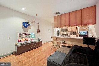 1100 Vine St in Philadelphia, PA - Foto de edificio - Building Photo