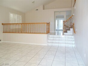 8304 Emerald Isle Ave in Las Vegas, NV - Building Photo - Building Photo