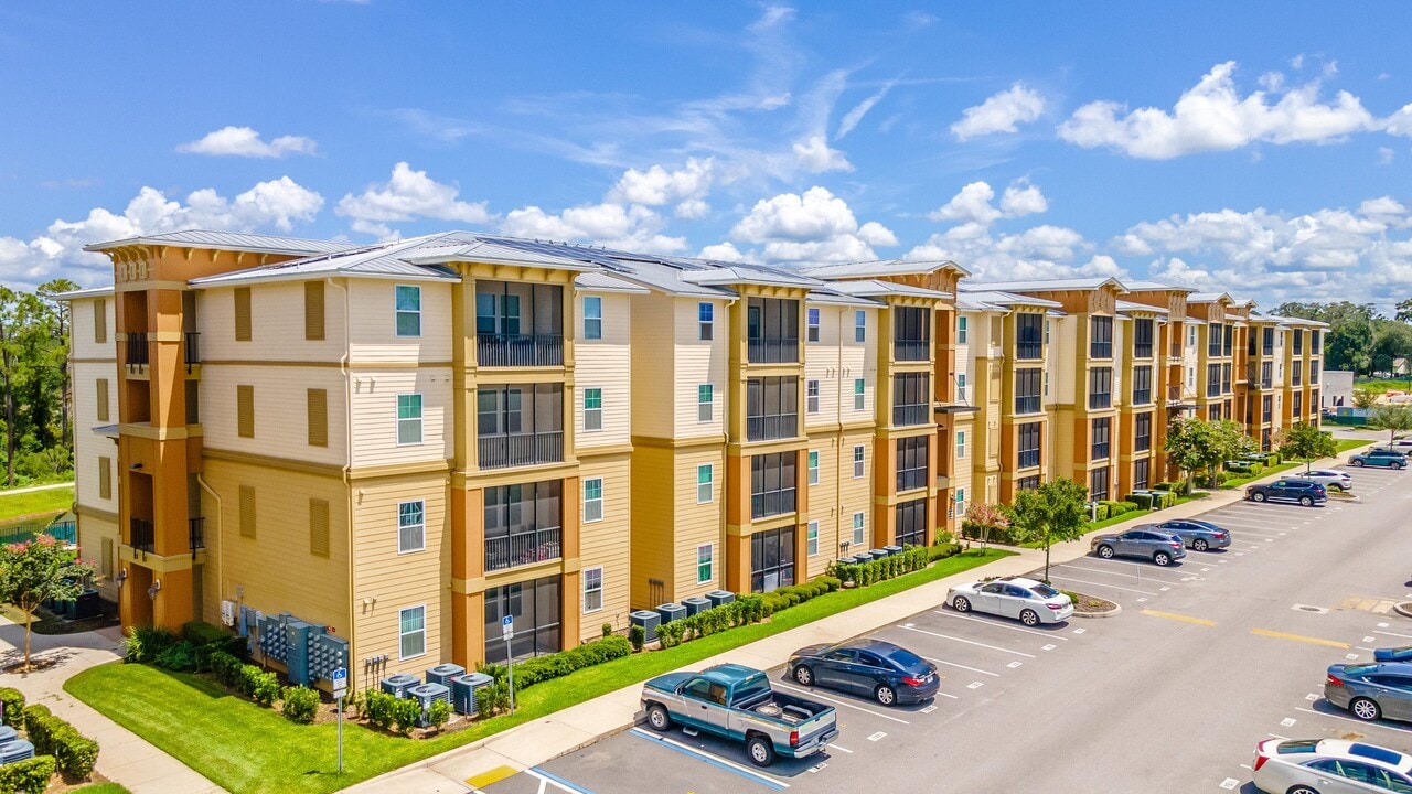 Lake Sumter Reserve in Lady Lake, FL - Foto de edificio