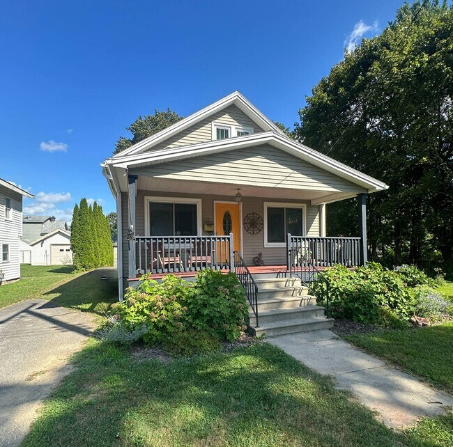 property at 705 S Holmes St