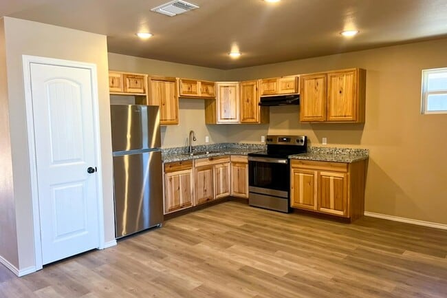 3118 E Cornell St in Lubbock, TX - Building Photo - Building Photo