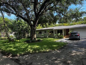 630 San Lorenzo Ave in Coral Gables, FL - Building Photo - Building Photo