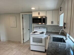 7 Rock St in Norwich, CT - Building Photo - Building Photo