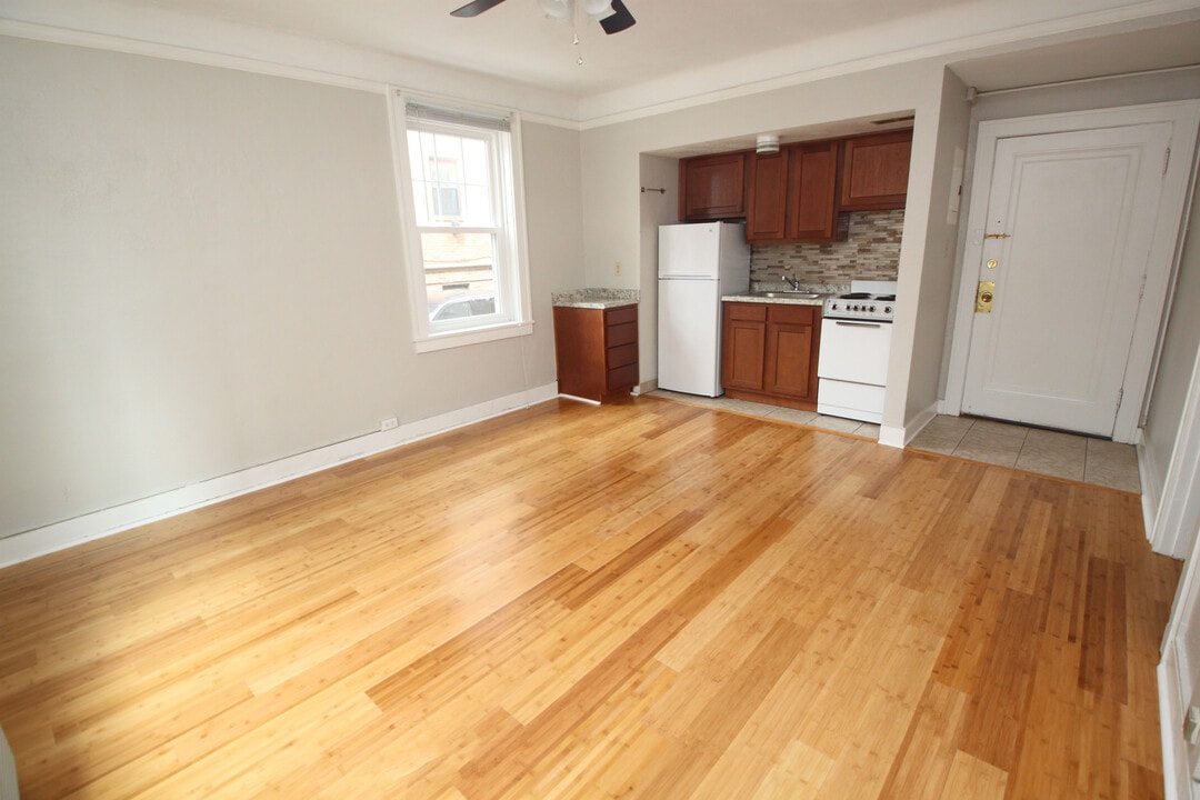 Oakland Apartments in Pittsburgh, PA - Building Photo