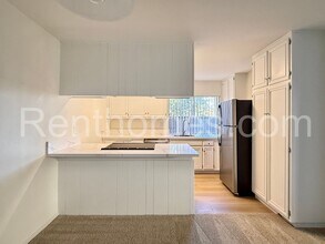 9628 Caminito Del Feliz in San Diego, CA - Building Photo - Building Photo