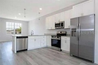 646 Desmoines Ct in Poinciana, FL - Building Photo - Building Photo