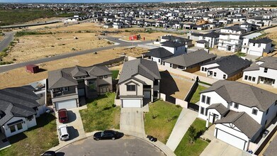 2501 Galloway Dr in Laredo, TX - Building Photo - Building Photo