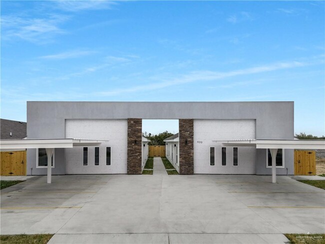 9210 N 56th Ln in McAllen, TX - Building Photo - Building Photo