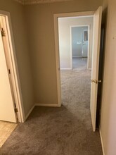 811 NW B St in Blue Springs, MO - Building Photo - Building Photo