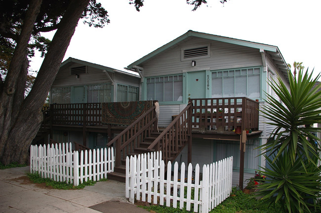 Ocean Beach Cottages in San Diego, CA - Building Photo - Building Photo