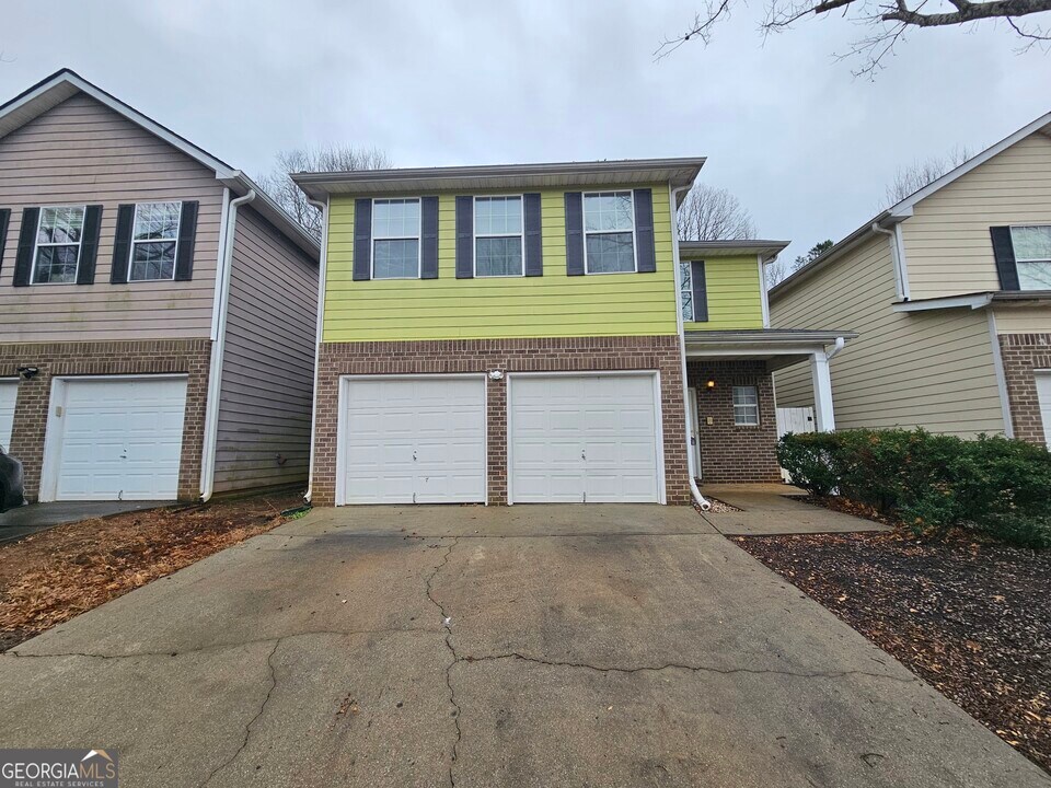 206 Southwind Ln in Newnan, GA - Building Photo