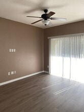 2424 Grand Central Pkwy in Orlando, FL - Building Photo - Building Photo
