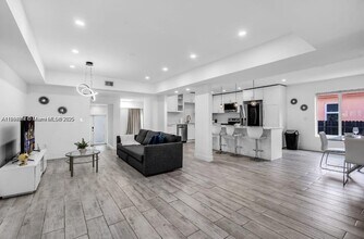 420 NE 90th St in El Portal, FL - Building Photo - Building Photo