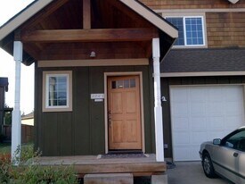 20898 Nova Loop in Bend, OR - Building Photo