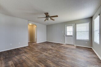 308 Lonestar Gait in Selma, TX - Foto de edificio - Building Photo