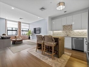 121-127-127 Portland St in Boston, MA - Building Photo - Building Photo