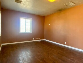 215 W Haloid Ave in Ridgecrest, CA - Building Photo - Building Photo