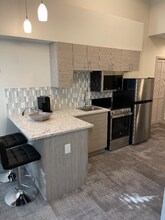 1417 W9th St in Cleveland, OH - Foto de edificio - Building Photo
