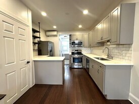 1320 Crease St in Philadelphia, PA - Building Photo