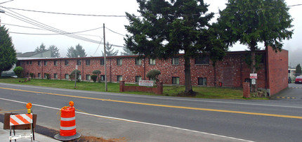 Lake Apartments in Federal Way, WA - Building Photo - Building Photo