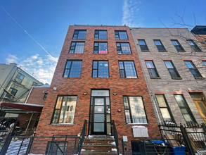 570 Evergreen Ave in Brooklyn, NY - Building Photo - Building Photo