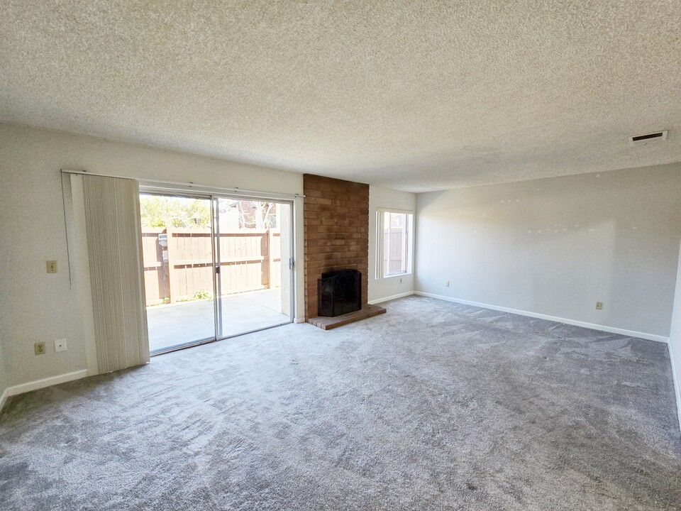 9708 Caminito Doha in San Diego, CA - Building Photo