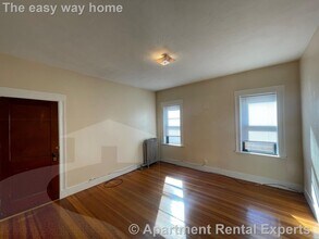 18 Fenwick St in Somerville, MA - Building Photo - Building Photo
