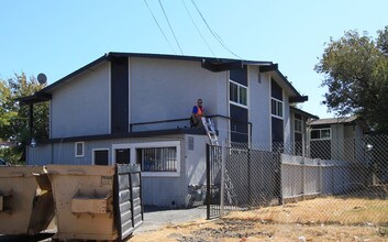 900 Broadway St in Fairfield, CA - Foto de edificio - Building Photo