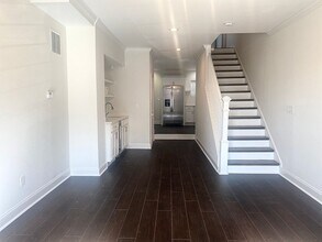 2040 E Preston St in Baltimore, MD - Building Photo - Building Photo