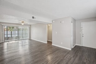 Meridian Luxury Condominiums in Tampa, FL - Building Photo