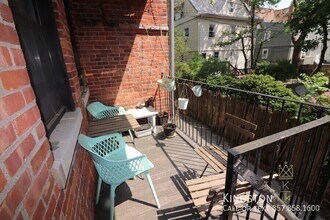 1955 Commonwealth Ave in Boston, MA - Foto de edificio - Building Photo