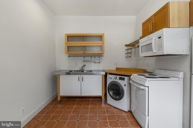 property at 3001 W Girard Ave