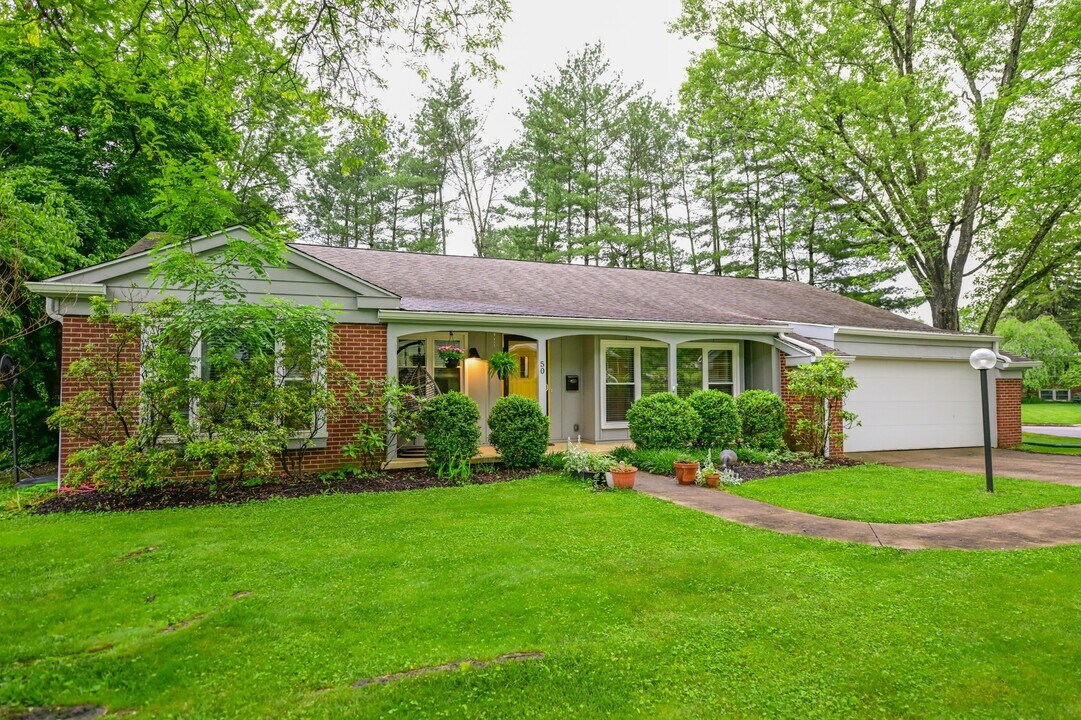 50 Eden Pl in Athens, OH - Foto de edificio