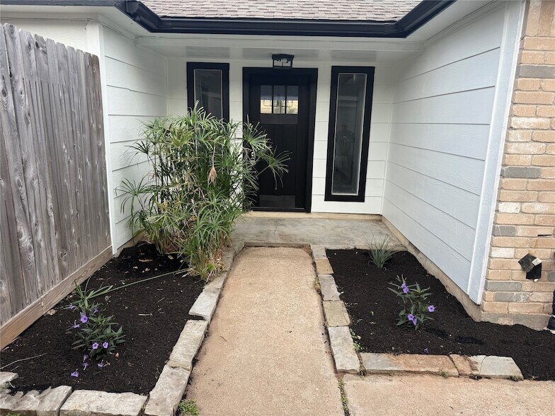 11935 Firebird Dr in Houston, TX - Foto de edificio