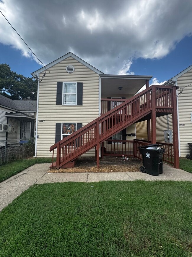 property at 2821 Greenwood Ave