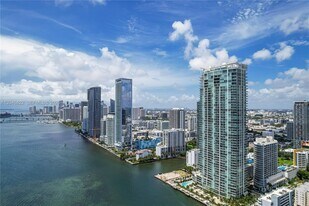 2900 NE 7th Ave in Miami, FL - Building Photo