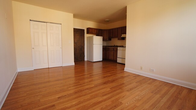 2606 N Kimball Ave, Unit 405