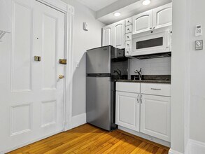 226 Newbury St in Boston, MA - Building Photo - Building Photo