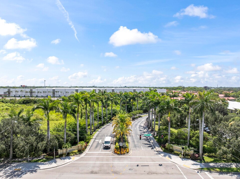 297 Lake Monterey Cir in Boynton Beach, FL - Building Photo