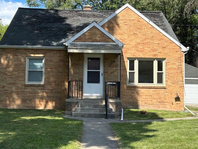 2016 Houghton Ave in Saginaw, MI - Building Photo - Building Photo