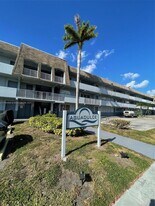 11195 SW 1st St in Miami, FL - Building Photo
